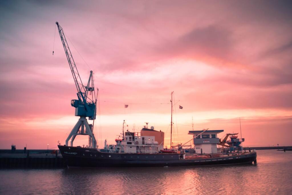 Appartamento Unieke Woonboot In Harlingen Esterno foto