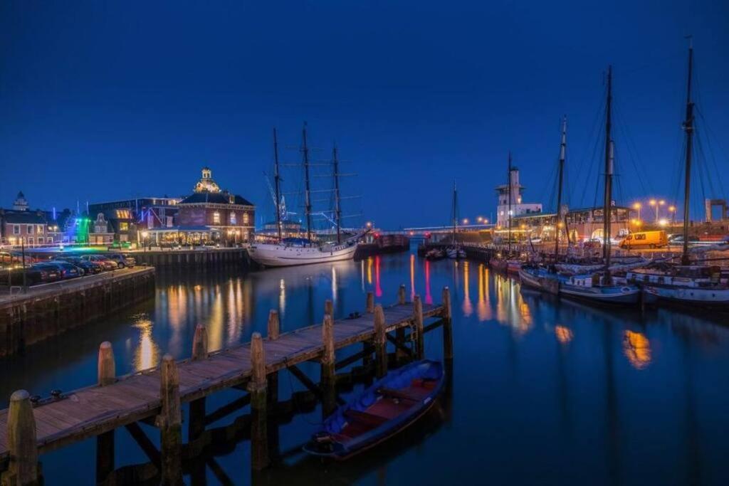 Appartamento Unieke Woonboot In Harlingen Esterno foto