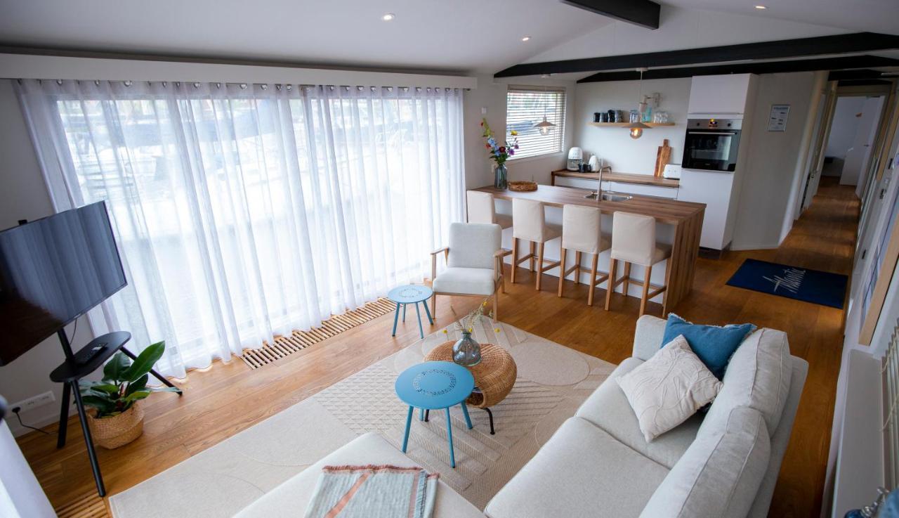 Appartamento Unieke Woonboot In Harlingen Esterno foto